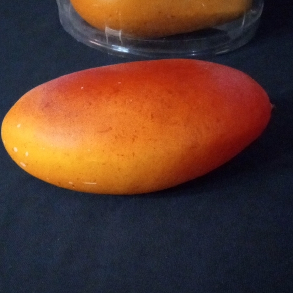 Colorful Artificial Mangoes - Picture 4 of 5